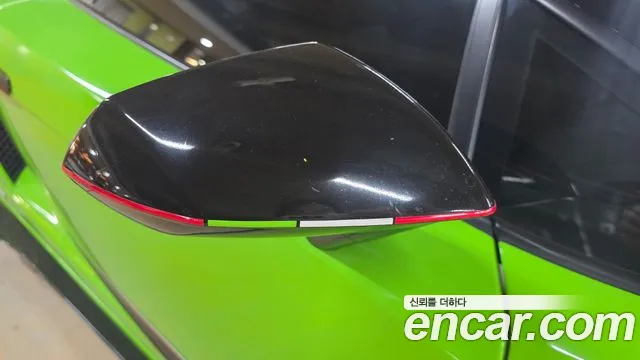 Lamborghini Gallardo 2011 thumb 7