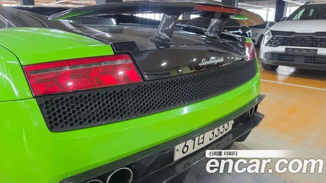 Lamborghini Gallardo 2011 thumb 9