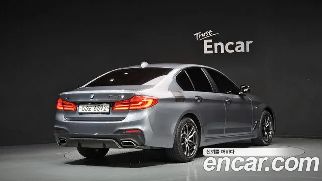 BMW 5-Series 2017 thumb 2