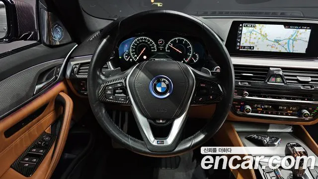 BMW 5-Series 2017 thumb 12