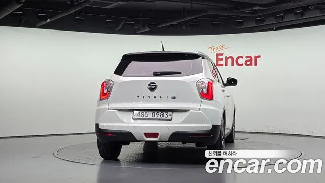 KG_Mobility_Ssangyong TIBOLI 2015 thumb 4