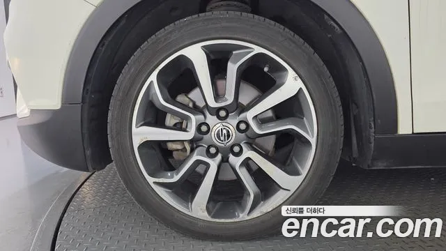 KG_Mobility_Ssangyong TIBOLI 2015 thumb 5