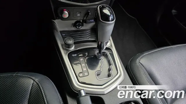 KG_Mobility_Ssangyong TIBOLI 2015 thumb 9