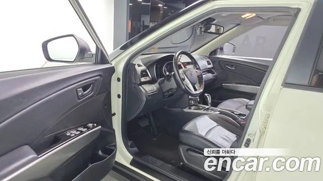 KG_Mobility_Ssangyong TIBOLI 2015 thumb 10