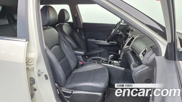 KG_Mobility_Ssangyong TIBOLI 2015 thumb 11