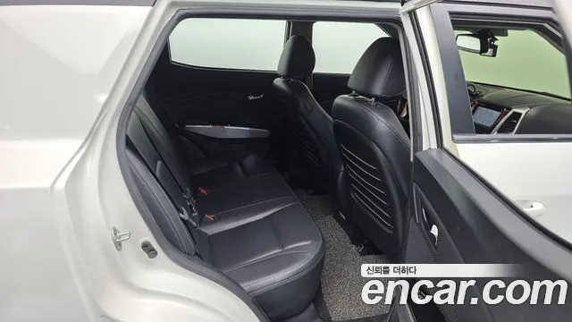 KG_Mobility_Ssangyong TIBOLI 2015 thumb 12