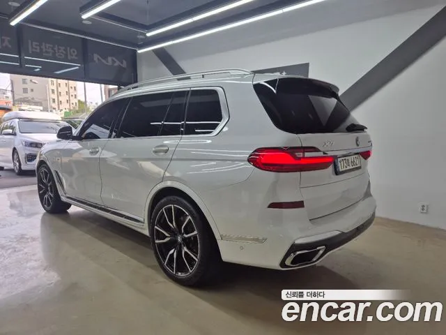 BMW X7 2021 thumb 4