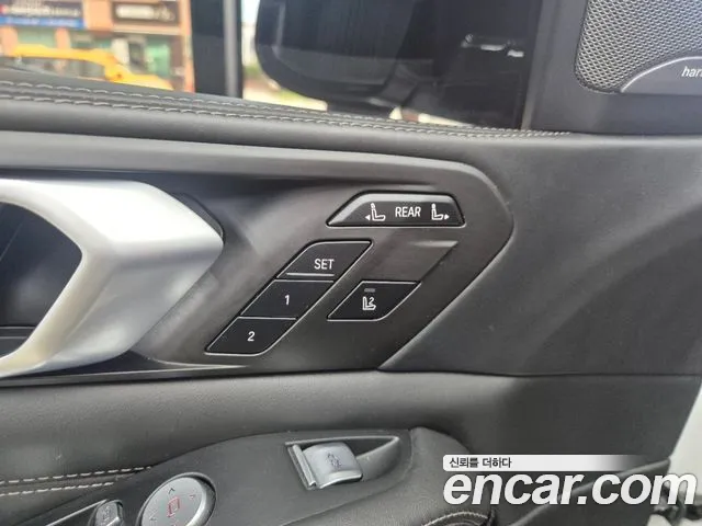 BMW X7 2021 thumb 9