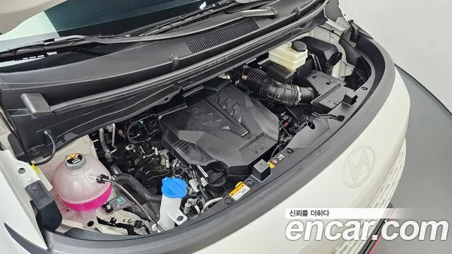 Hyundai Staria 2024 thumb 5