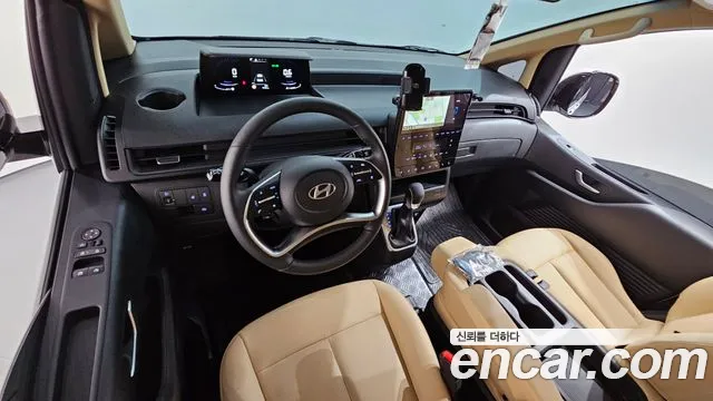 Hyundai Staria 2024 thumb 6