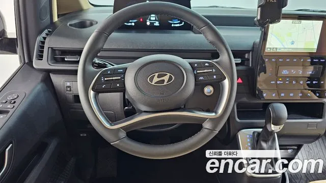 Hyundai Staria 2024 thumb 12