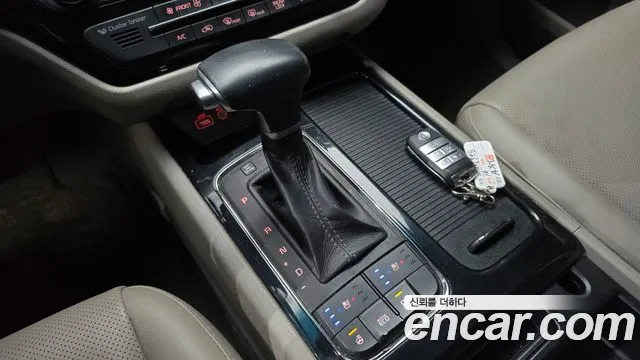 Kia Carnival 2017 thumb 9
