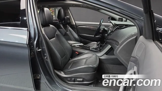 Hyundai i40 2012 thumb 11
