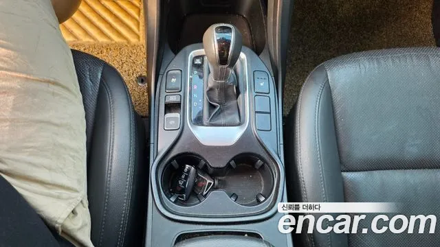 Hyundai Santa Fe 2015 thumb 9