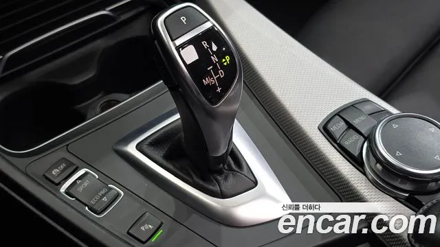BMW 3-Series 2016 thumb 8
