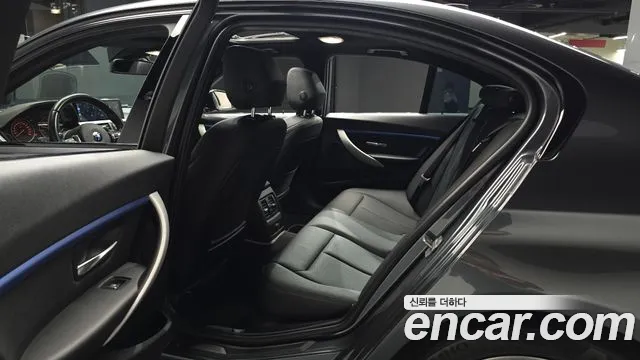 BMW 3-Series 2016 thumb 10