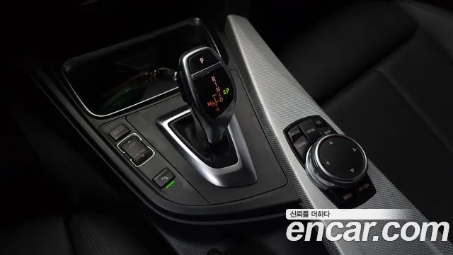 BMW 3-Series 2015 thumb 9