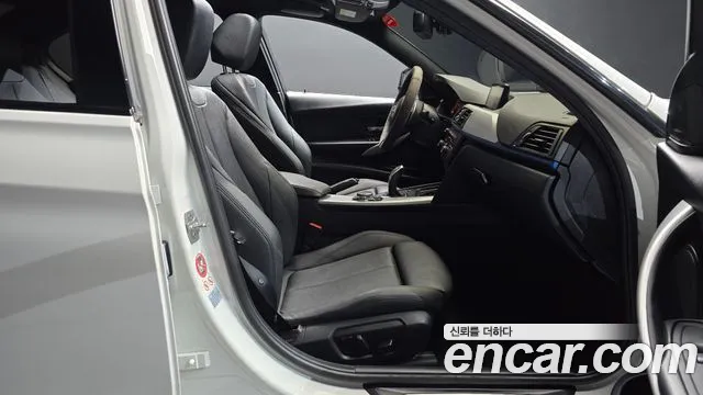 BMW 3-Series 2015 thumb 11