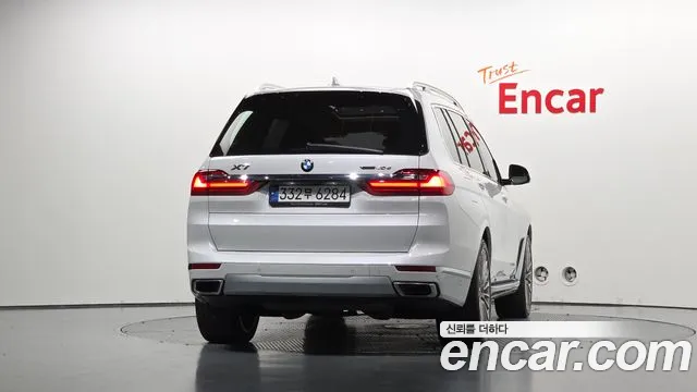 BMW X7 2022 thumb 3
