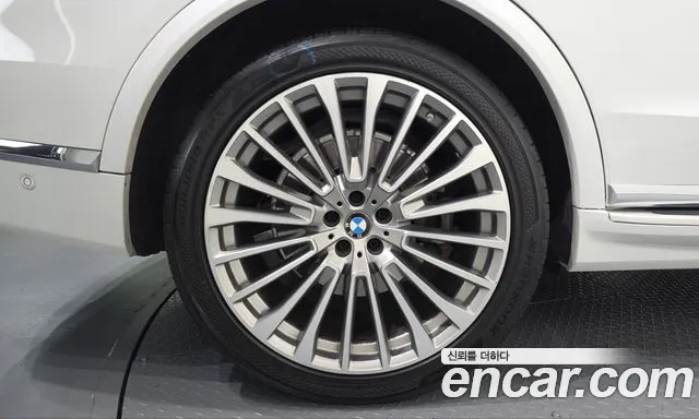 BMW X7 2022 thumb 4