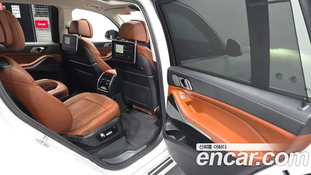 BMW X7 2022 thumb 11