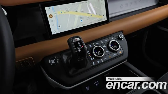 Land Rover Defender 2024 thumb 9