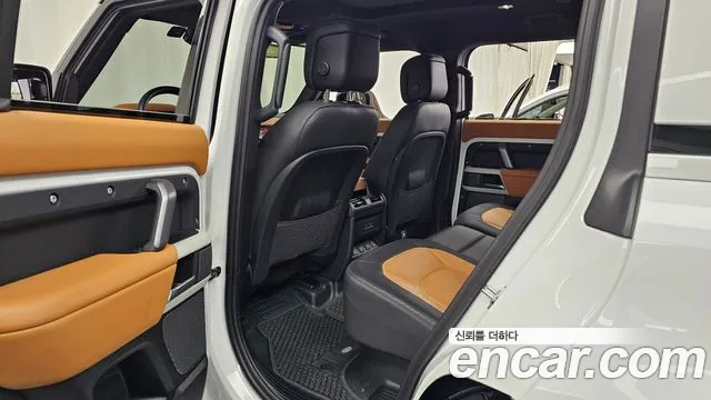 Land Rover Defender 2024 thumb 12