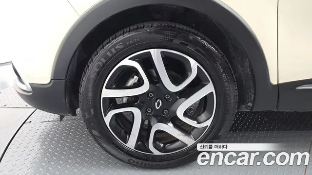 Renault-KoreaSamsung Captur 2014 thumb 4