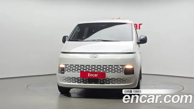 Hyundai Staria 2023 thumb 3