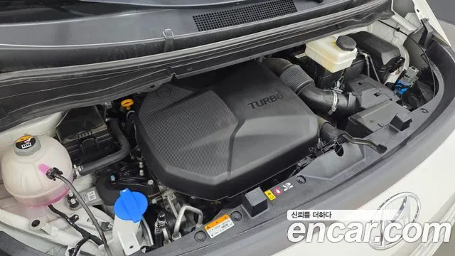 Hyundai Staria 2023 thumb 6