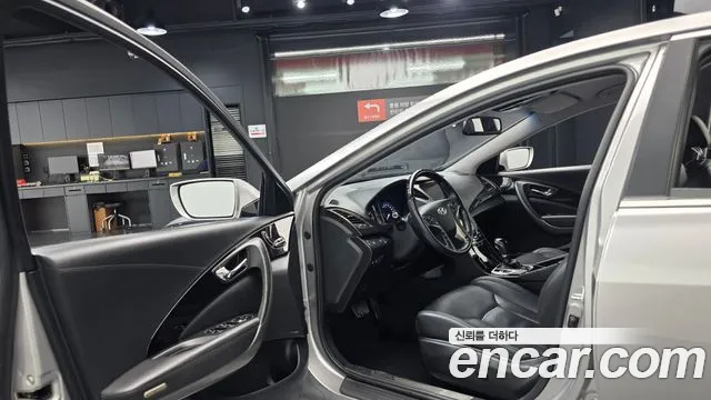 Hyundai Grandeur 2011 thumb 10
