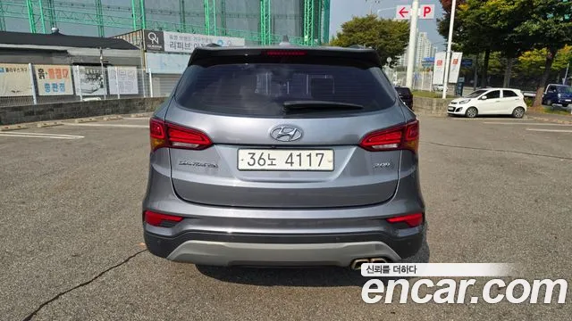 Hyundai Santa Fe 2017 thumb 4