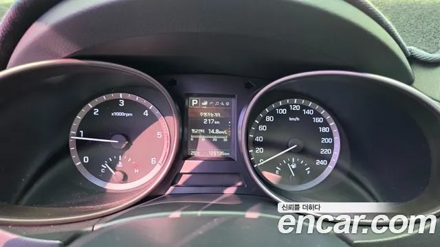Hyundai Santa Fe 2017 thumb 8