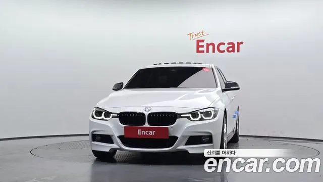 BMW 3-Series 2018 thumb 3