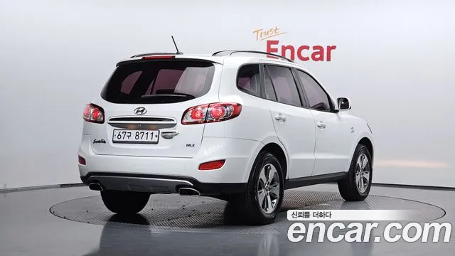 Hyundai Santa Fe 2011 thumb 2