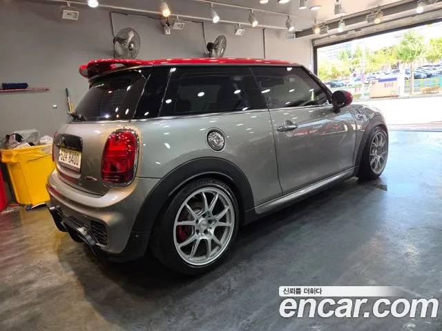 MINI Hatch 2017 thumb 2