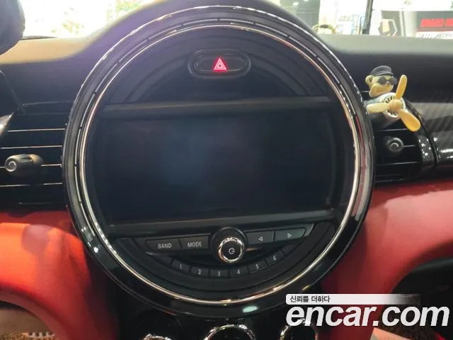 MINI Hatch 2017 thumb 11
