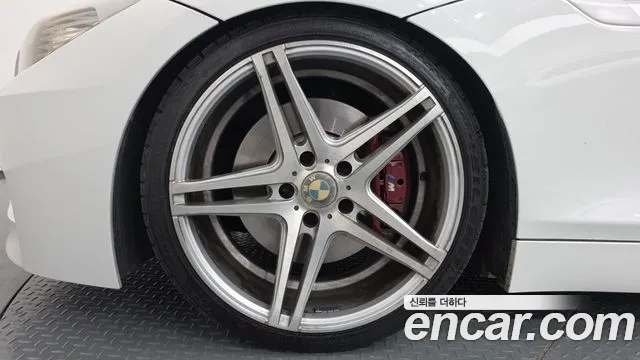BMW Z4 2013 thumb 5