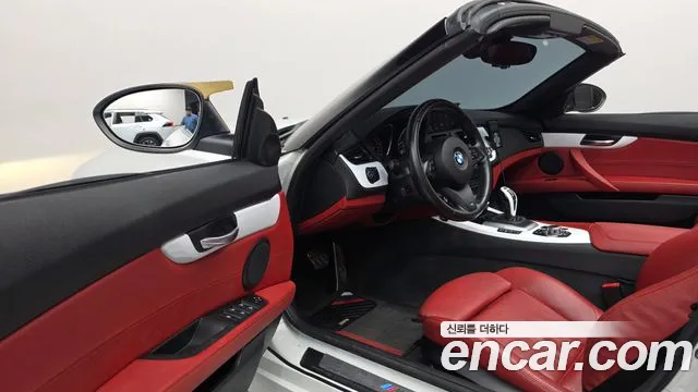 BMW Z4 2013 thumb 10