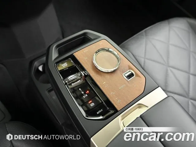 BMW iX 2022 thumb 10
