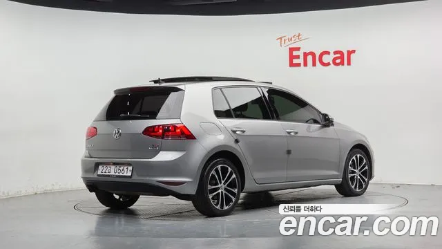 Volkswagen Golf Sportsvan 2016 thumb 2