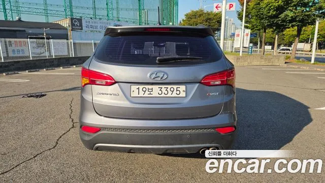 Hyundai Santa Fe 2012 thumb 4