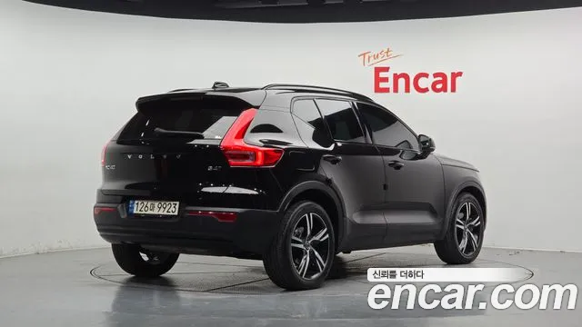 Volvo XC40 2020 thumb 2
