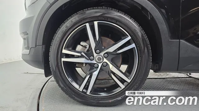 Volvo XC40 2020 thumb 5
