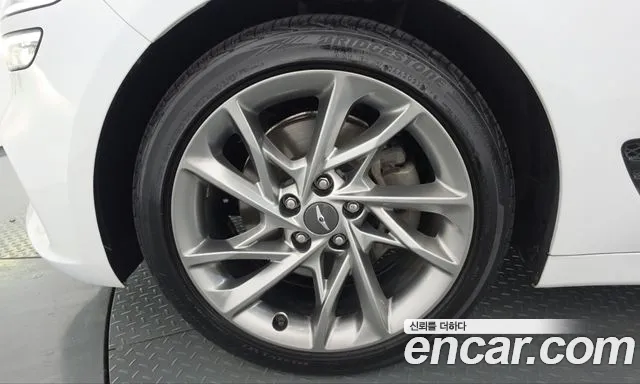 Genesis G70 2021 thumb 5