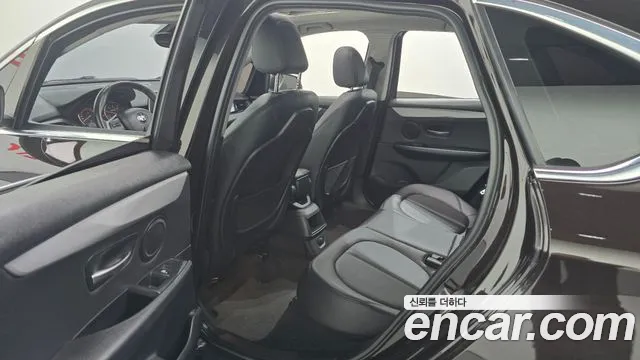 BMW 2-Series 2015 thumb 12