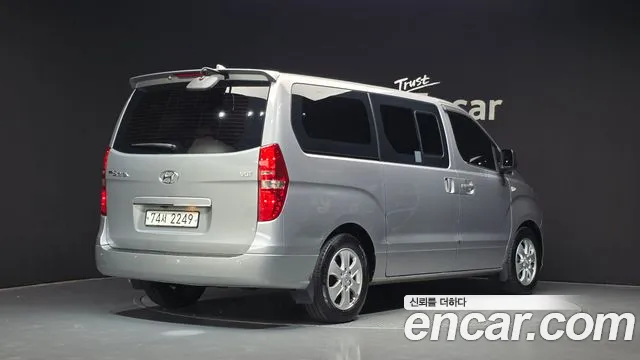 Hyundai Starex 2018 thumb 2