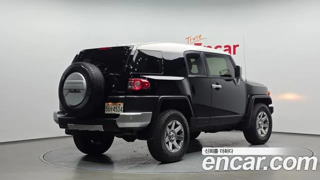 Toyota FJ Cruiser 2014 thumb 2