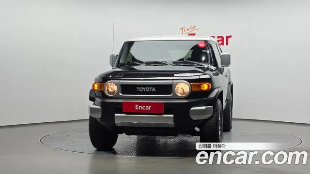 Toyota FJ Cruiser 2014 thumb 3