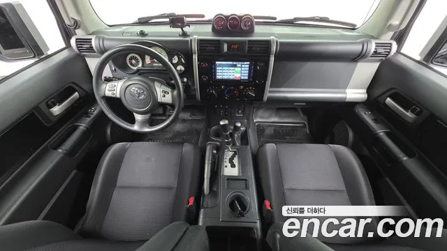 Toyota FJ Cruiser 2014 thumb 7